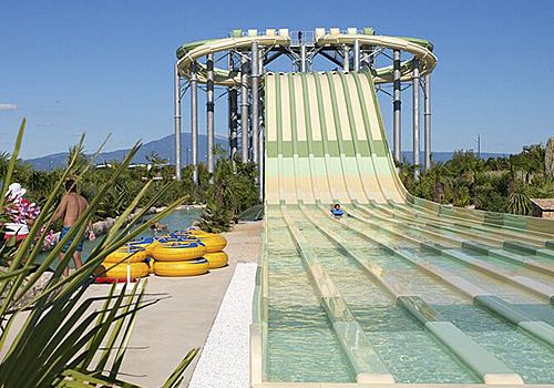 Camping Pernes les Fontaines Ciela Village Les Fontaines Toboggans Parc Aquatique Wave Island Monteux