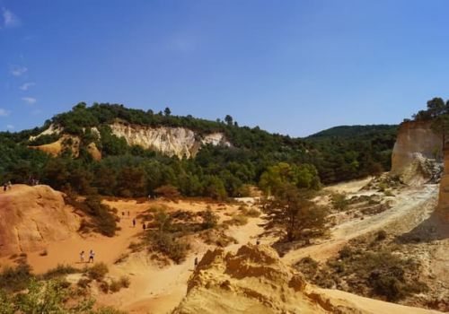 Camping Pernes les Fontaines Ciela Village Les Fontaines Colorado Provençal Rustrel