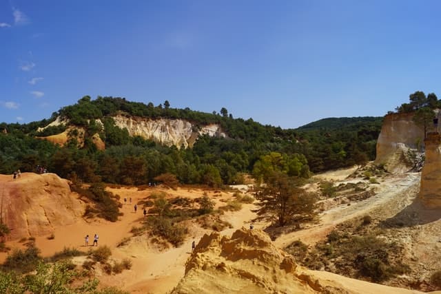 Camping Pernes les Fontaines Ciela Village Les Fontaines Colorado Provençal Rustrel